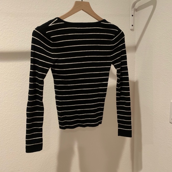 Cute top - Picture 4 of 5